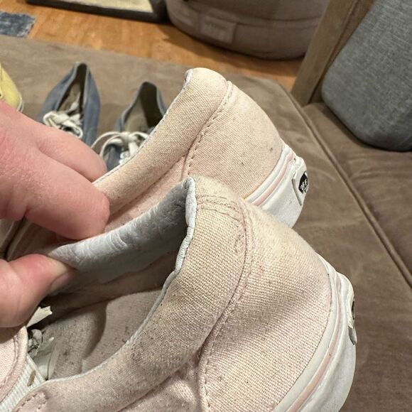 Light pink slip on vans 8.0 women’s - Picture 2 of 3